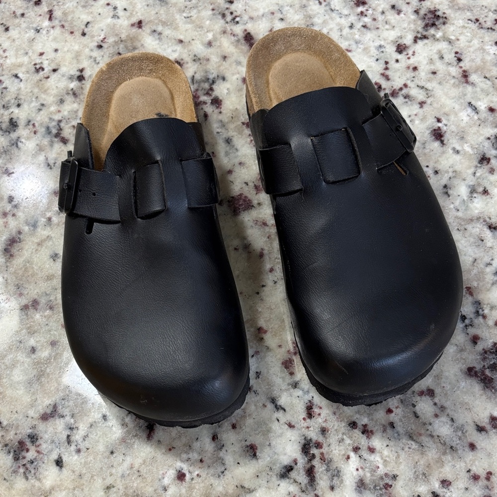 Black size 7 Cushionaire Leather Clogs with Buckle